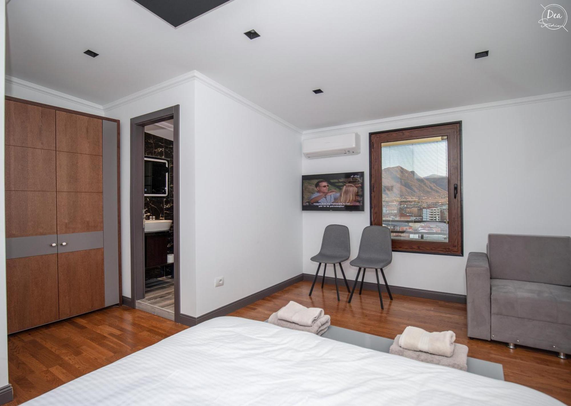 Suite Terrace Rooms & Apartments Korce Exterior foto
